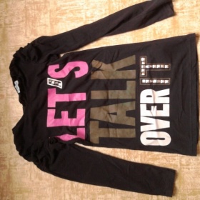 Černé triko s dlouhým rukávem