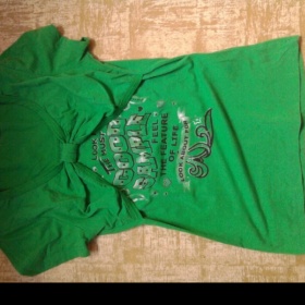 Sytě zelené triko s bolérkem