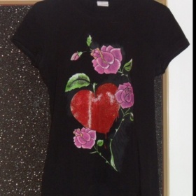 Tričko čierne s krátkym rukávom značky madonna