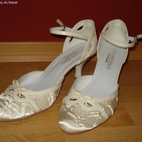 Kde sehnat svatební boty?