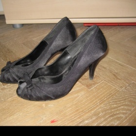 Černé střevíčky