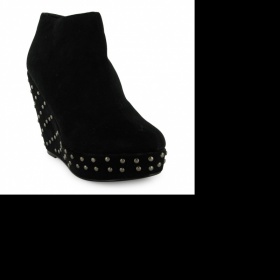 Kde v Brně koupit boty na klínu