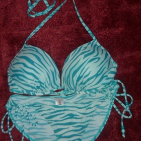 Zebrované plavky z Takka s korálkama