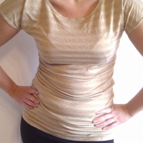 Zlatý proužkovaný top se stažením po stranách Orsay