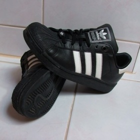 Černé boty Adidas star