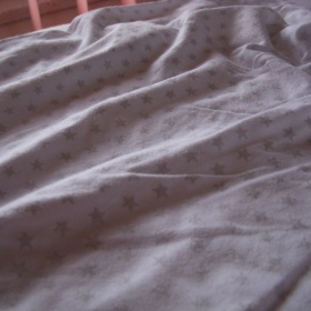 Bílý top se stříbrnými hvězdičkami Livre