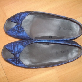 Modré krajkové baleríny