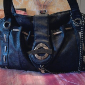 Černá kožená kalbelka Playboy