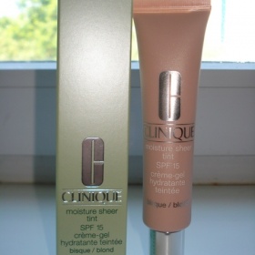 Clinique Moisture Sheer Tint SPF15