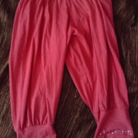 Růžové volné tepláky