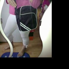 Černá Taška přes rameno s bílým lemováním