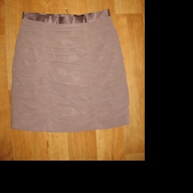 Pouzdrová sukně nude barvy HM - foto č. 1