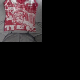 Červeno-bíle tričko