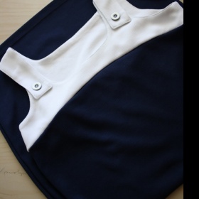 Tmavě modré šaty námořnického stylu - foto č. 1