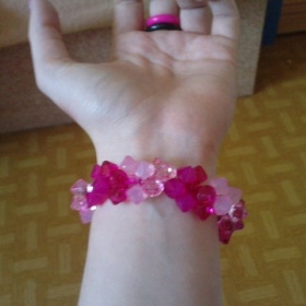 Růžový náramek