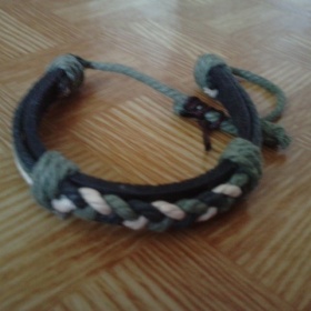 Pletený náramek