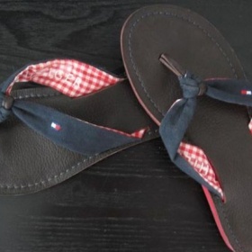 Modré žabky tommy hilfiger