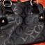 Černá kabelka se stříbrnými detaily - foto č. 3
