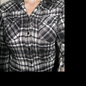 Léžerní černo.bíle kostkovaná košile zn. Terranova