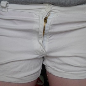 Bílé šortky z butiku