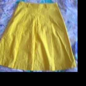 Žlutá sukně - co k ní?