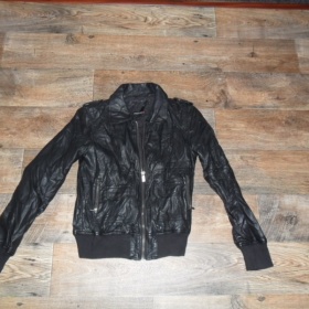 Černá kožená bundička Fishbone - foto č. 1