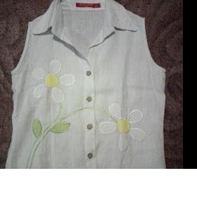 Bílá lněná košilka bez rukávů s aplikací květiny, Banana Split - foto č. 1