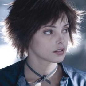 Krátký střapatý účes na jemných vlasech