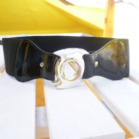 Černý pásek do pasu na gumu