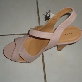 Starorůžové páskové letní sandálky Humanic zn. Never 2 Hot