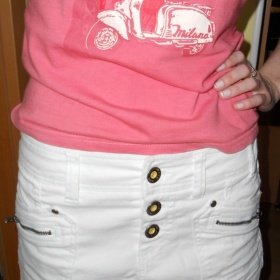 Bílá jeansová minisukně na knoflíky Bershka - foto č. 1