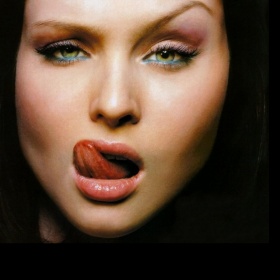 Barevné tužky na oči