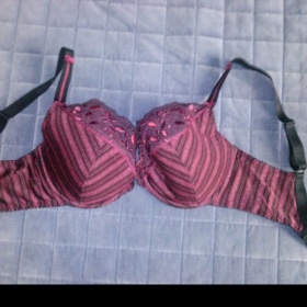 Červeno-černě proužkovaná podprsenka Gaia