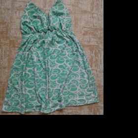 Zeleno-bílý top za krk