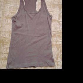 Khaki tílko značky Gate