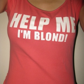 Růžové tričko s nápisem Help ME, I AM Blond značka Fishbone - foto č. 1