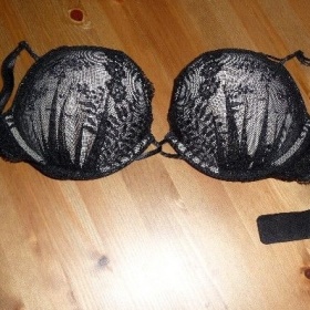 Podprsenka Victoria Secret Miraculous, push up, krajková