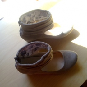 Nude boty na klínku Deichmann