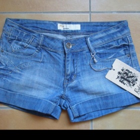 Riflové mini kraťásky se zdobením na kapsách