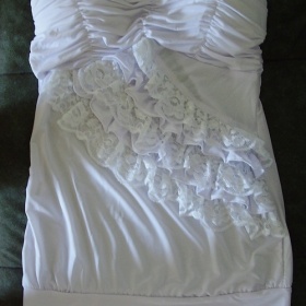 Bílé mini šaty s krajkou Best Emilie - foto č. 1