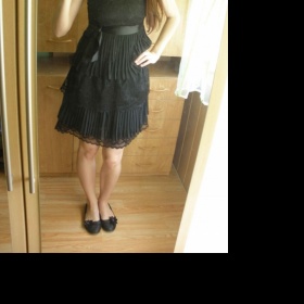 Černé krajkované šaty Bershka - foto č. 1