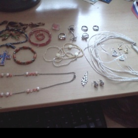 Velká sada bižuterie