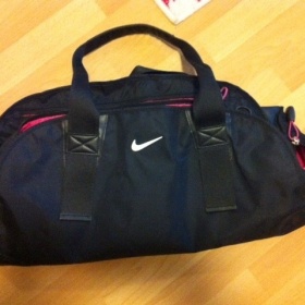 Taška Nike černo-růžová