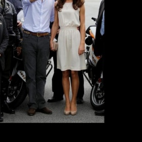 Šaty podobného střihu jako Kate