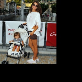 Bílé plátěné tenisky