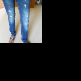 Tmavě modré rozdrbané džíny Terranova