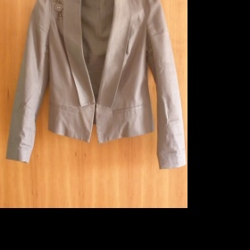 Šedé sako se zdobením Promod