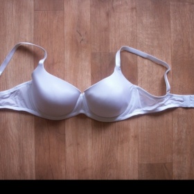 Bílá hladká podprsenka H&M