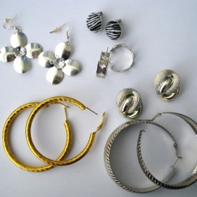 Sada naušnic-bižuterie