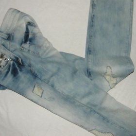 Bokové džíny D-Stiag zdobené a trhané